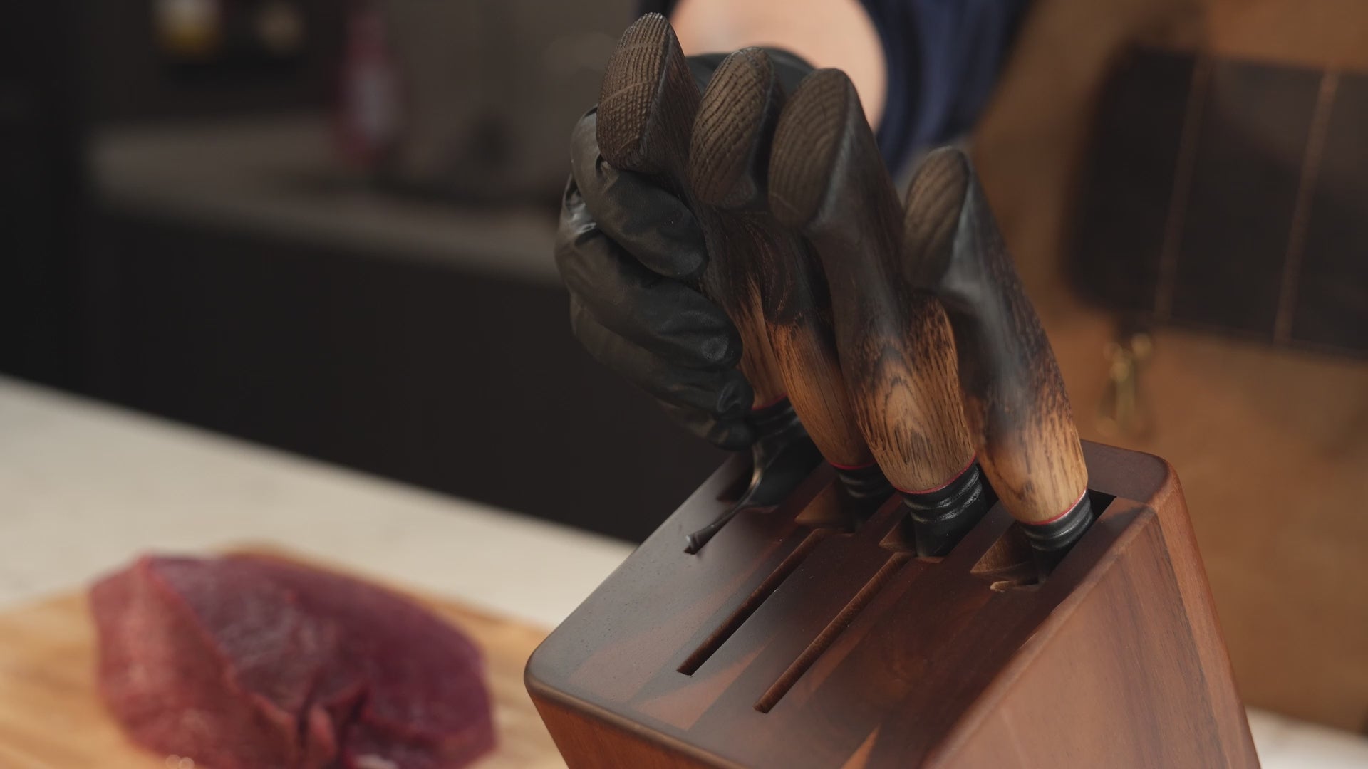 Video laden: Video wie das Messer schneidet